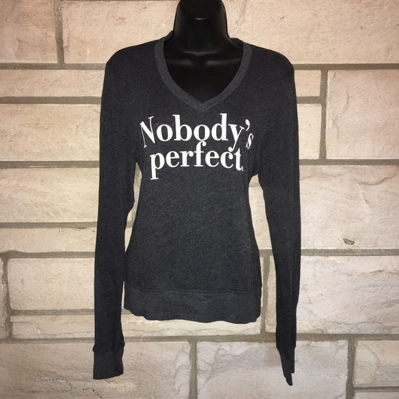WILDFOX "NOBODY'S PERFECT" BEACH JUMPER.. - Picture 2 of 4
